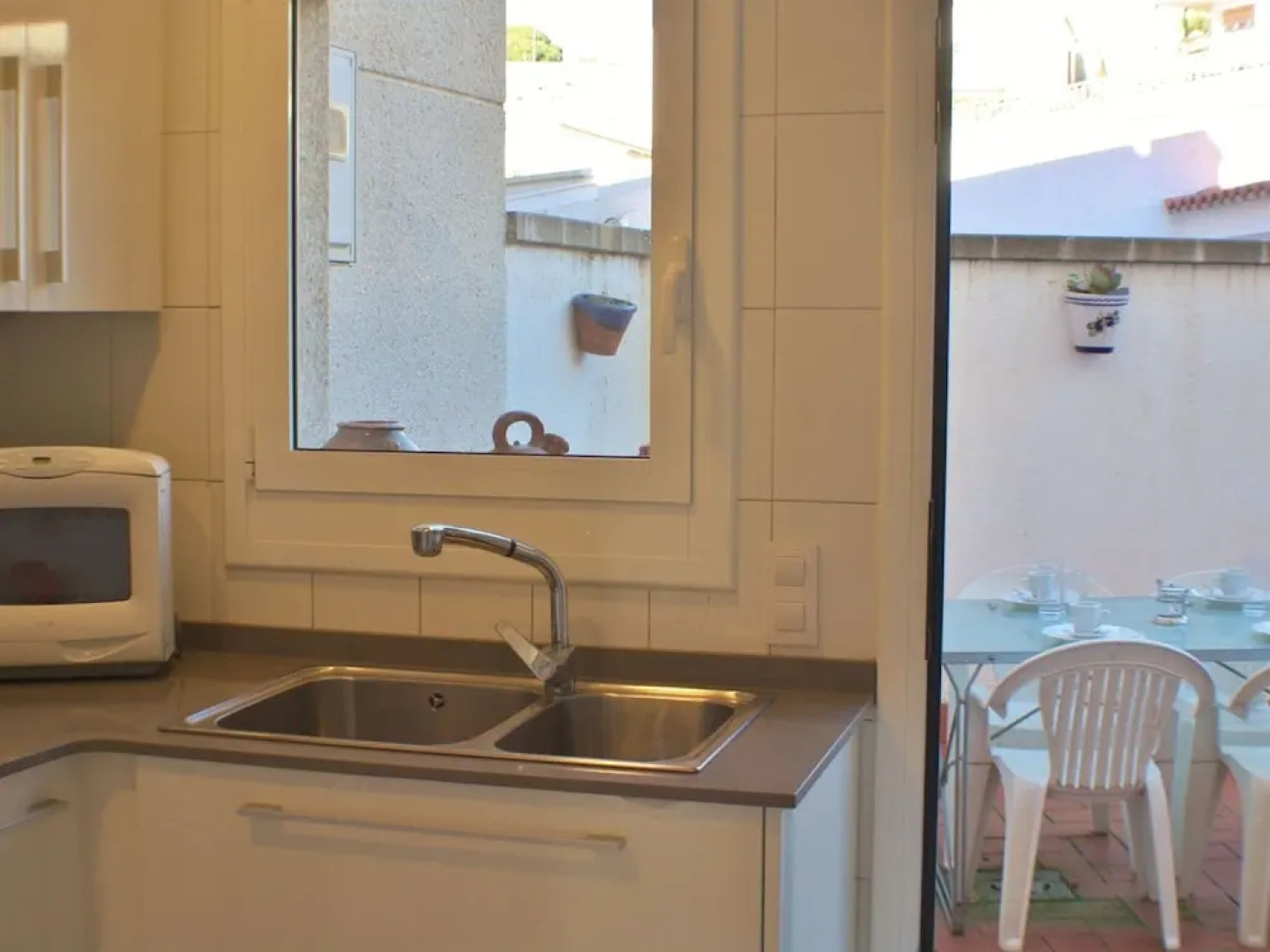 Lovely Holiday Home in Sant Pol de Mar near Sea & Beach