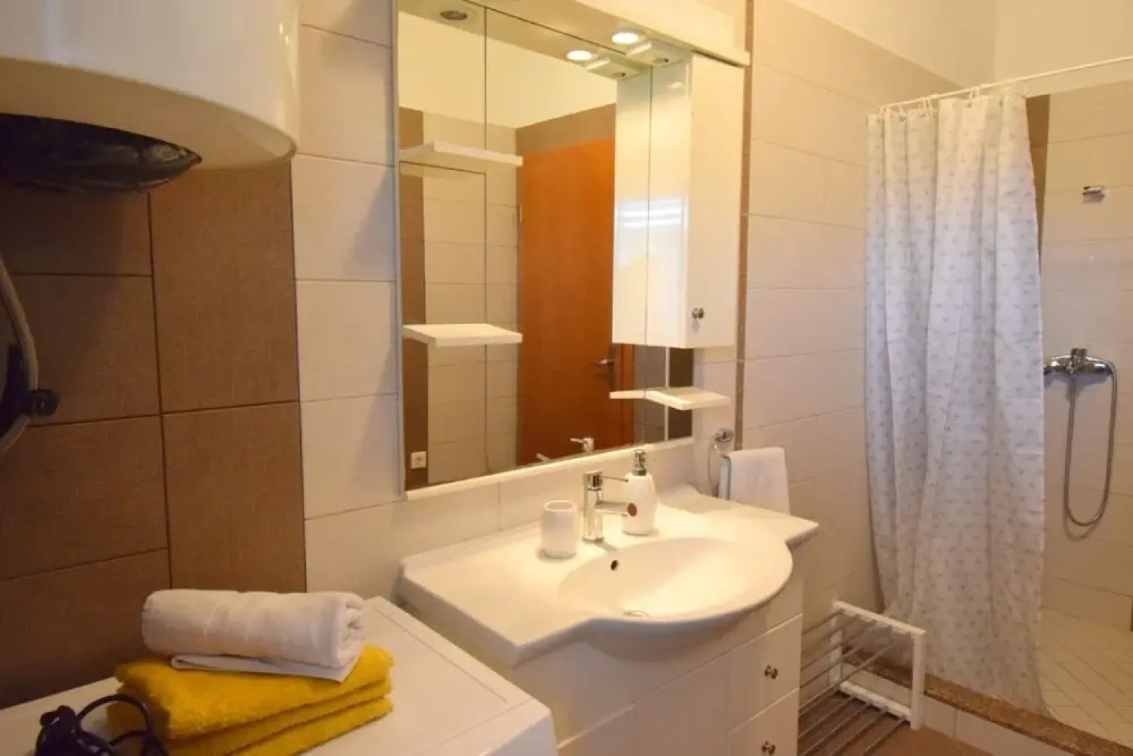 Pero - Free Parking - A1- Žuti