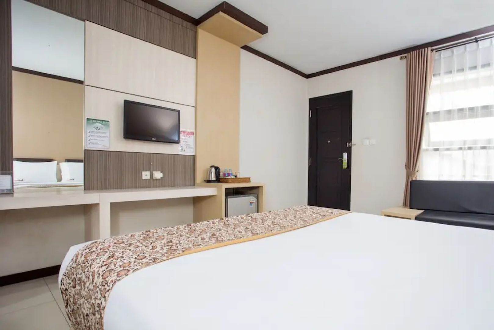 RedDoorz Plus near Farmhouse Lembang