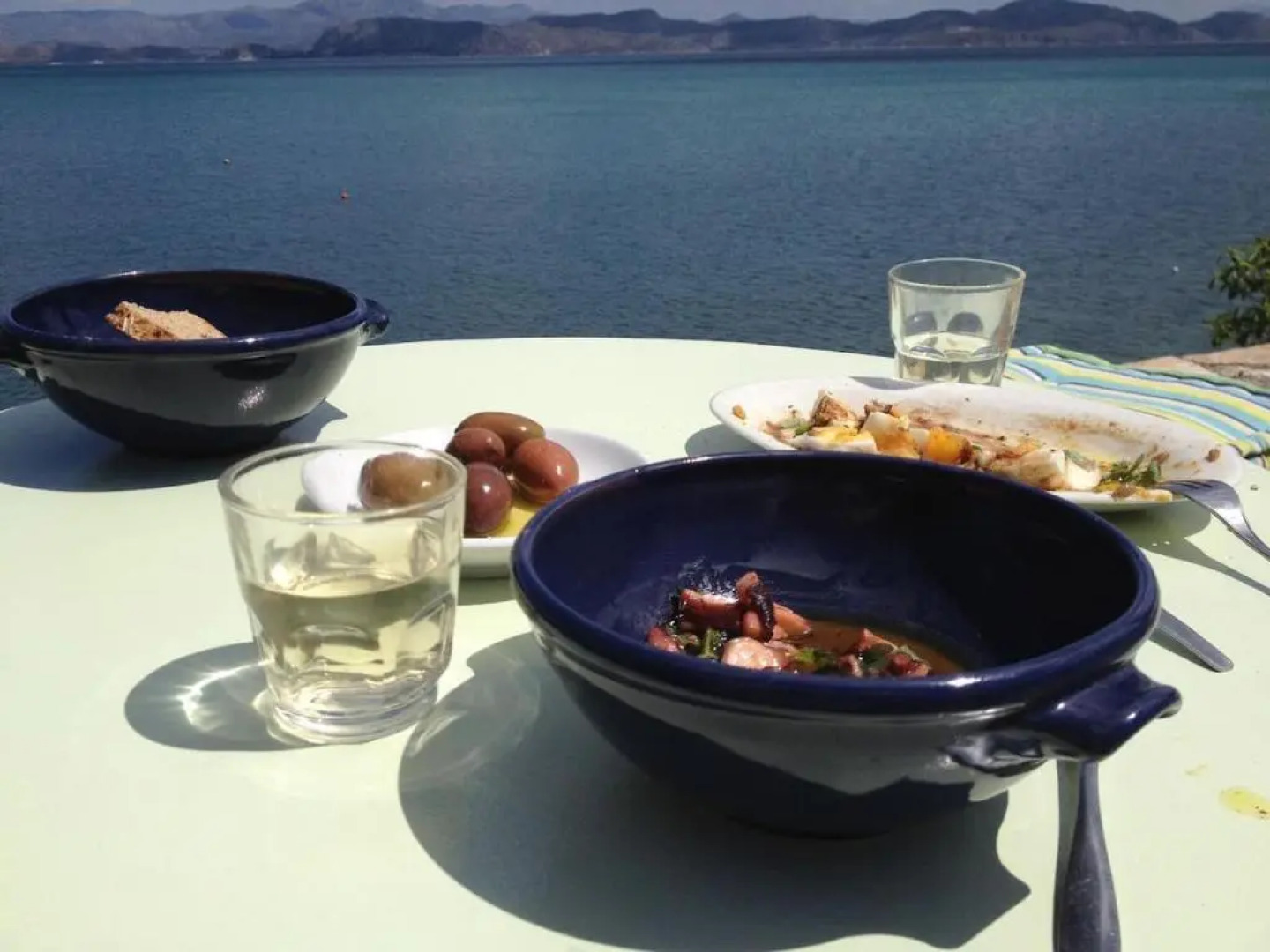 KIVERI 1876 traditional seafront cottage