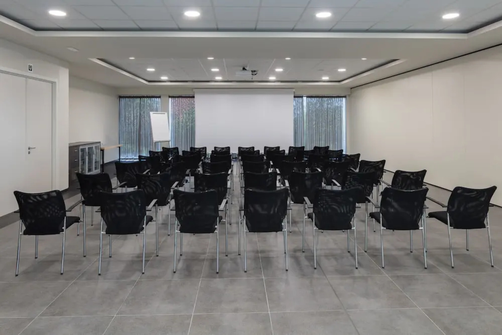 Mezzo Hotel & Business