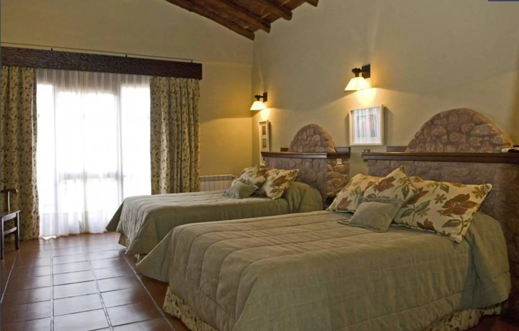 La Casa De La Bodega - Wine Boutique Hotel