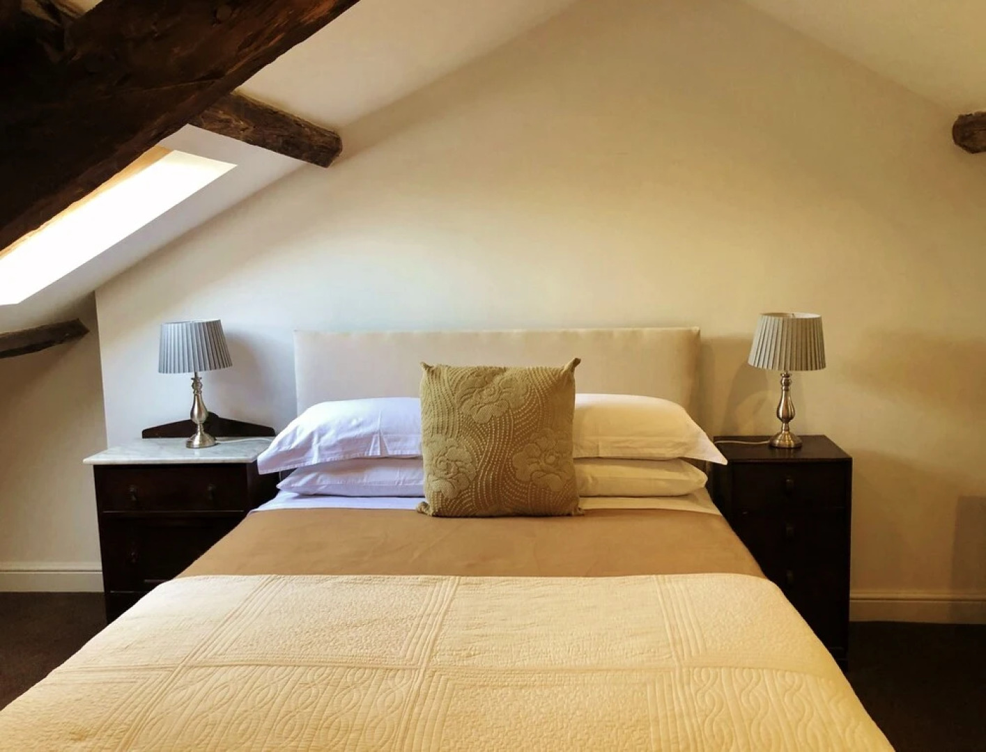 Greys House - A Warm Welcome to the Brecon Beacons