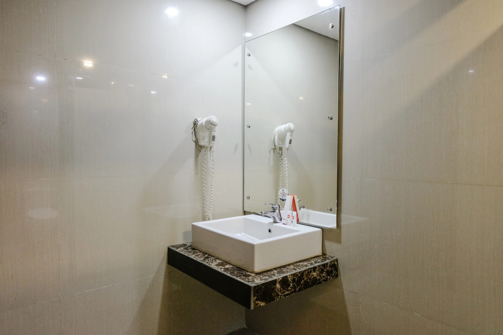 Townhouse OAK Series Style Hotel Jember