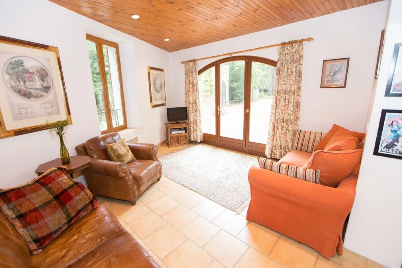 Charming Rustic Coach House