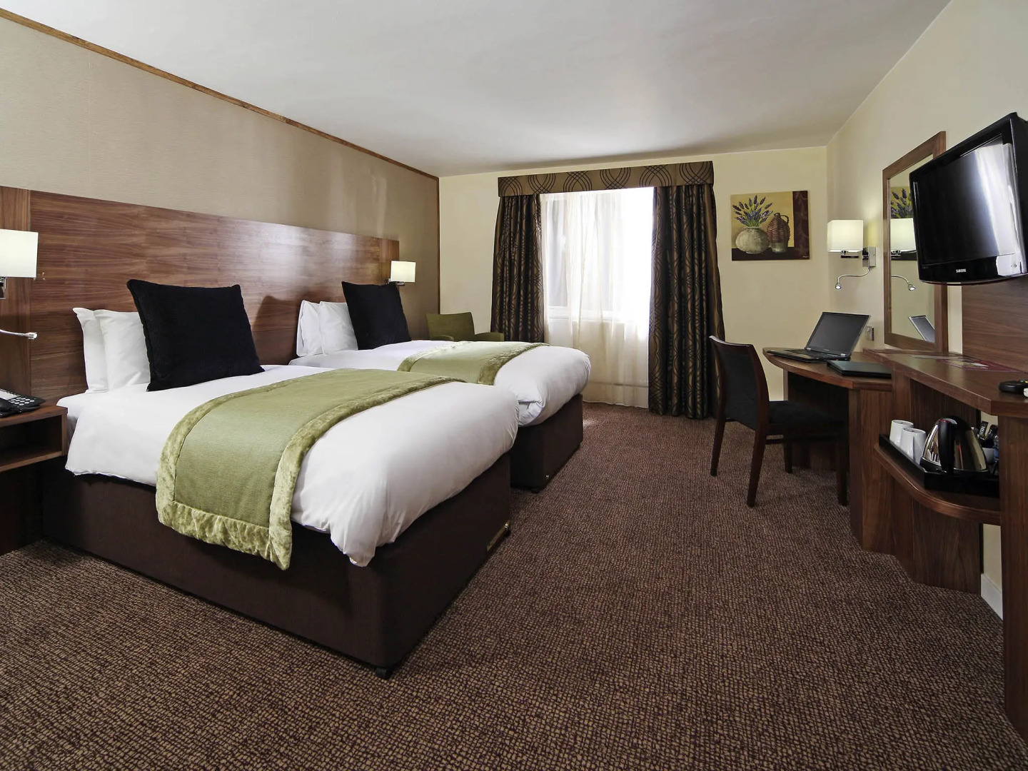 voco Letchworth Hall by IHG