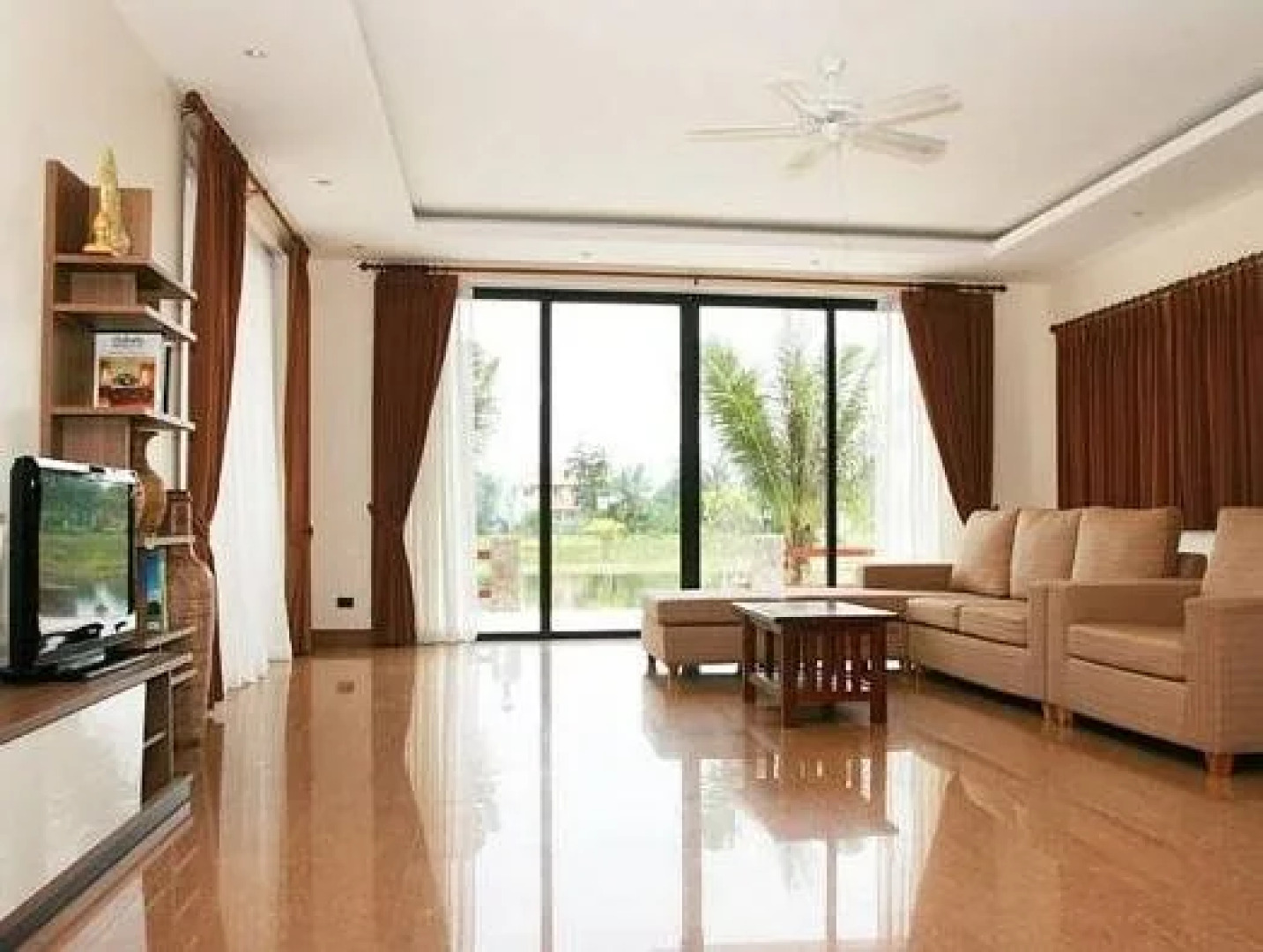 Phoenix Lakeside Pool Villa