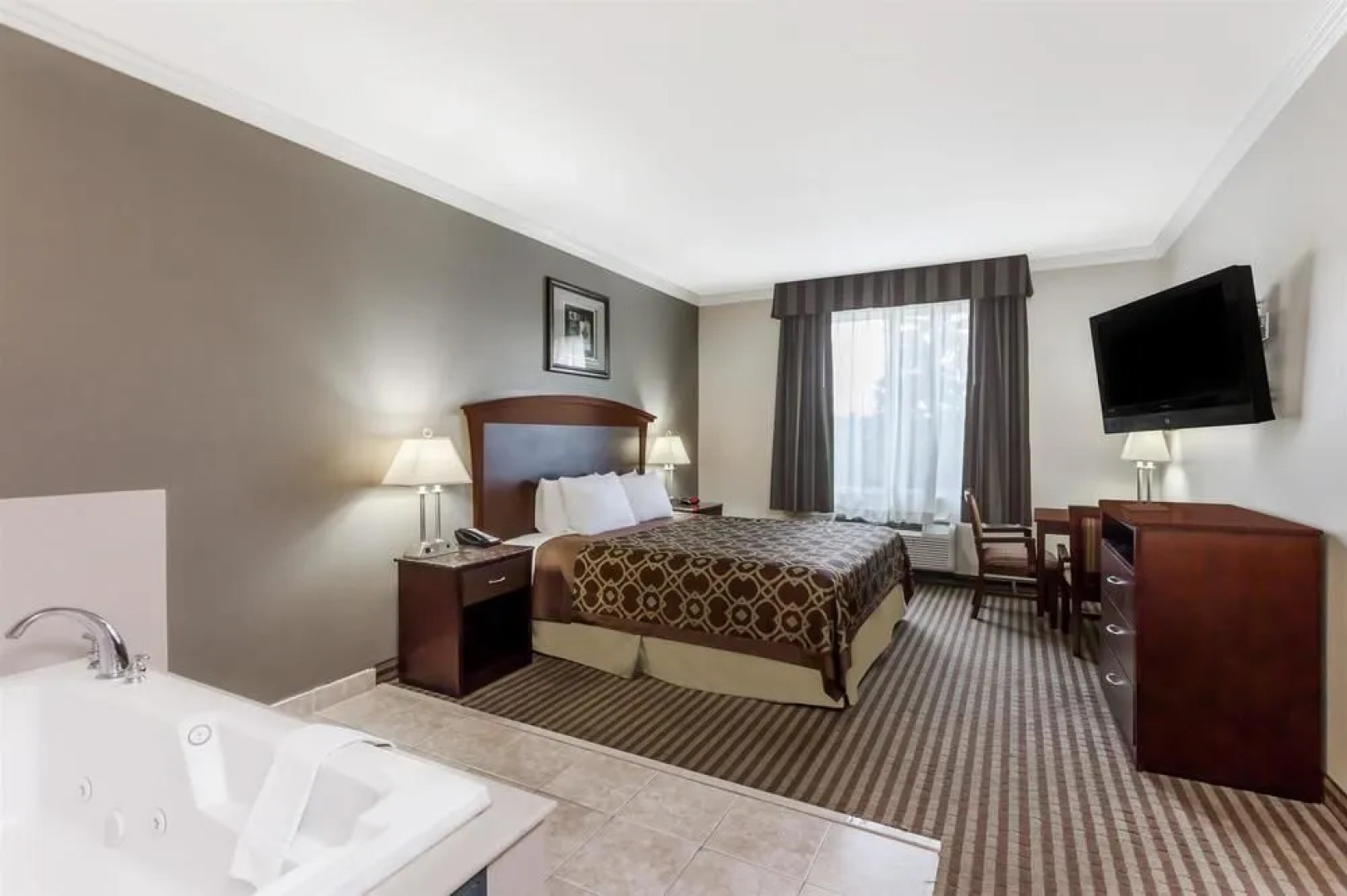 Days Inn & Suites Anaheim Resort