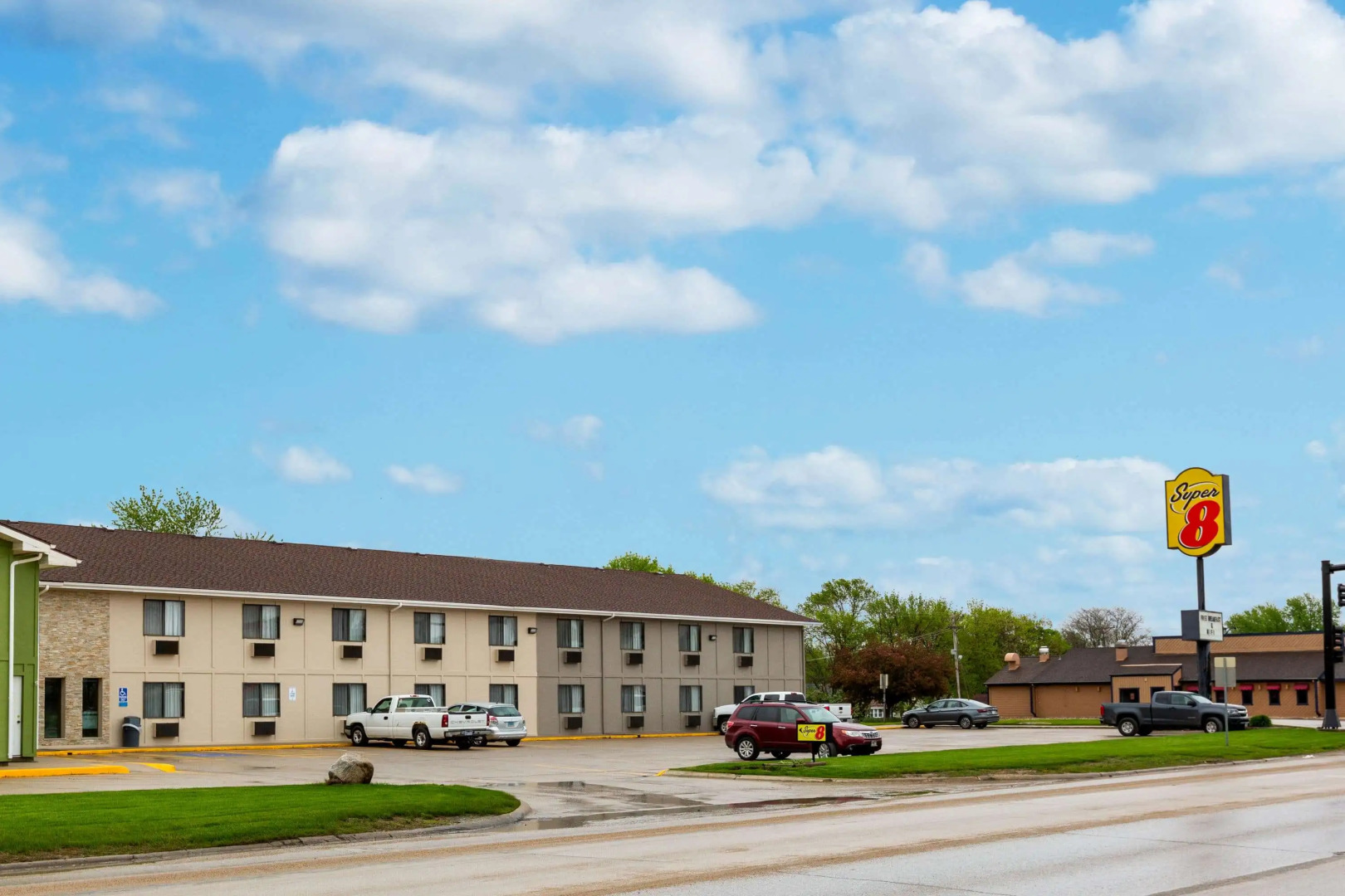 Super 8 by Wyndham Storm Lake