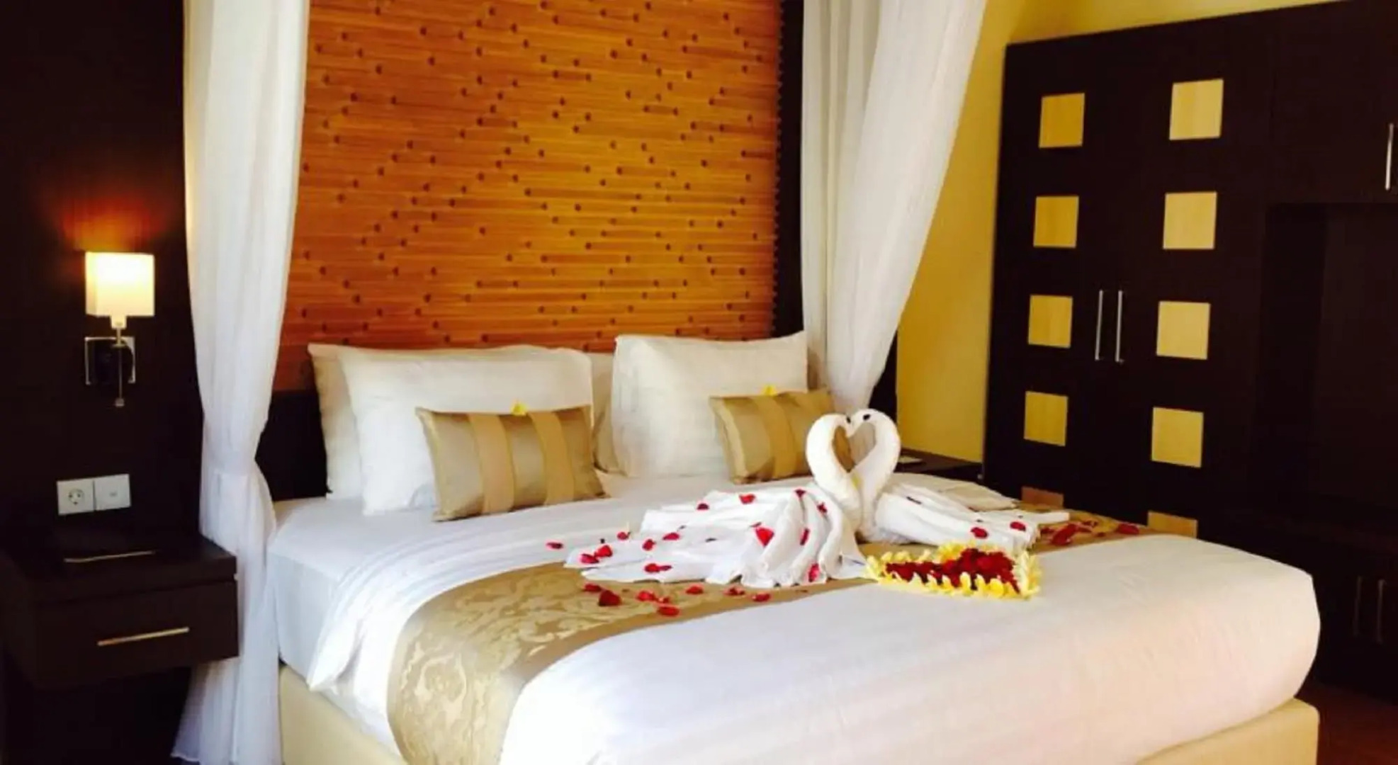 Luxotic Private Villa and Resort