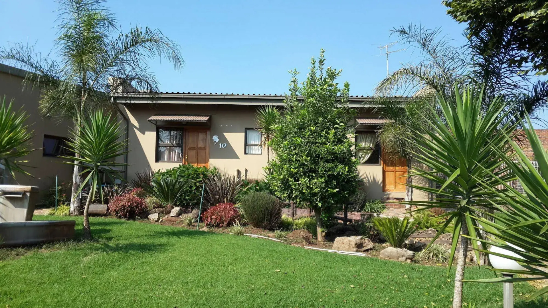 Crystal Rose Lodge & Spa