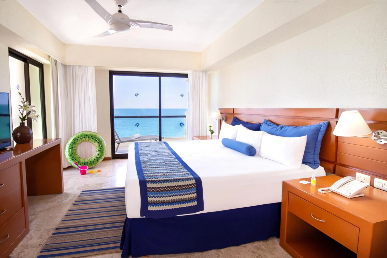 Plaza Pelicanos Grand Beach Resort - All Inclusive