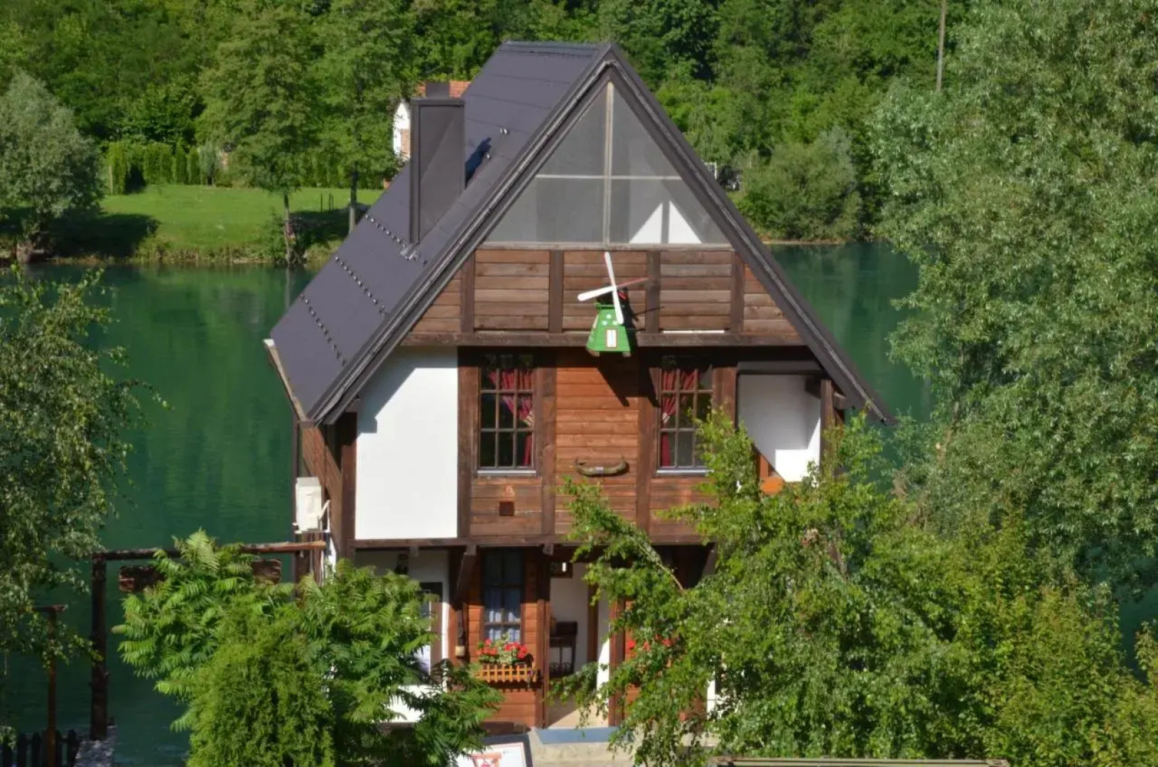 Rooms and Apartments Neron