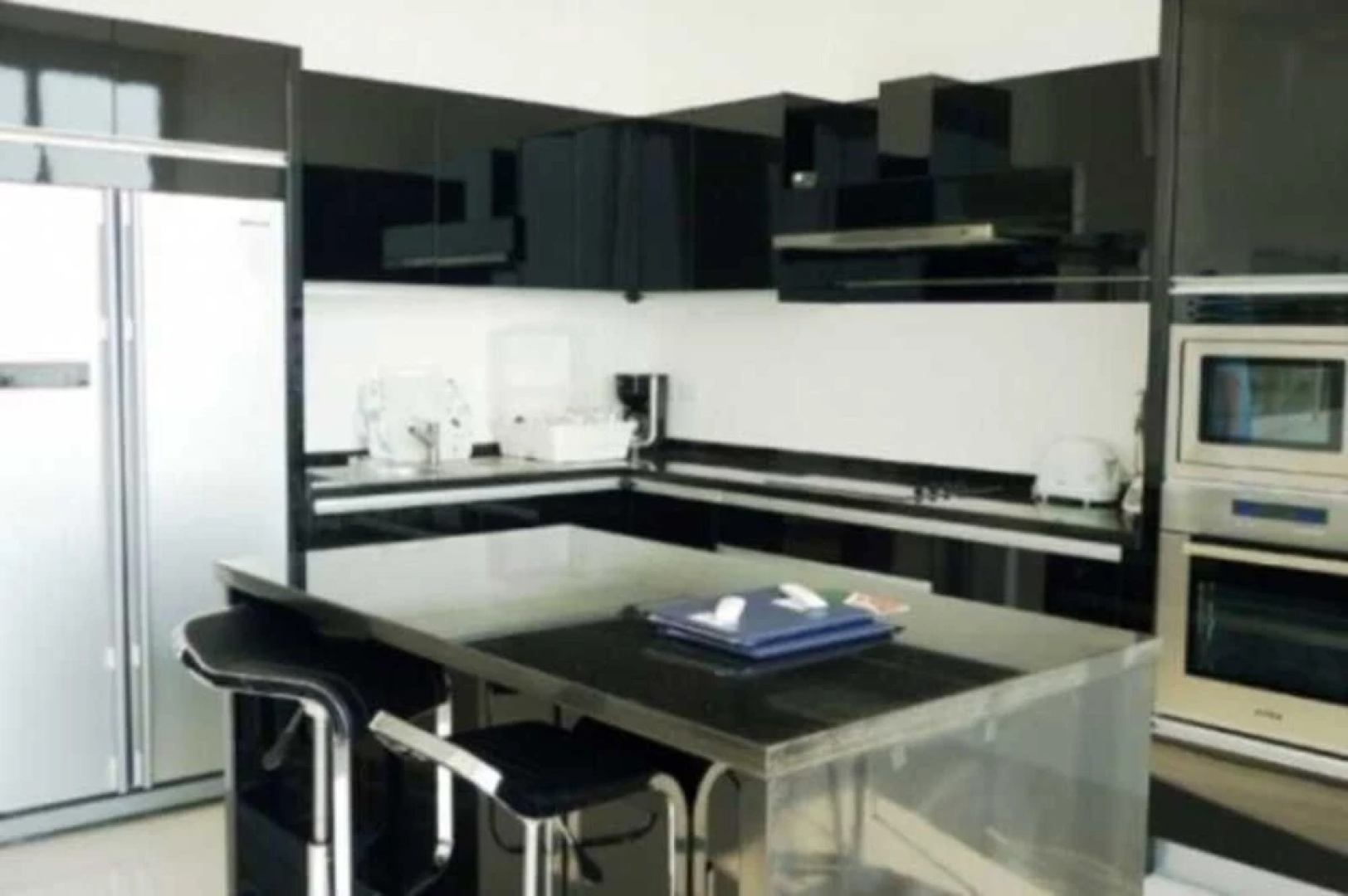 Sunset Plaza Holiday Apartment
