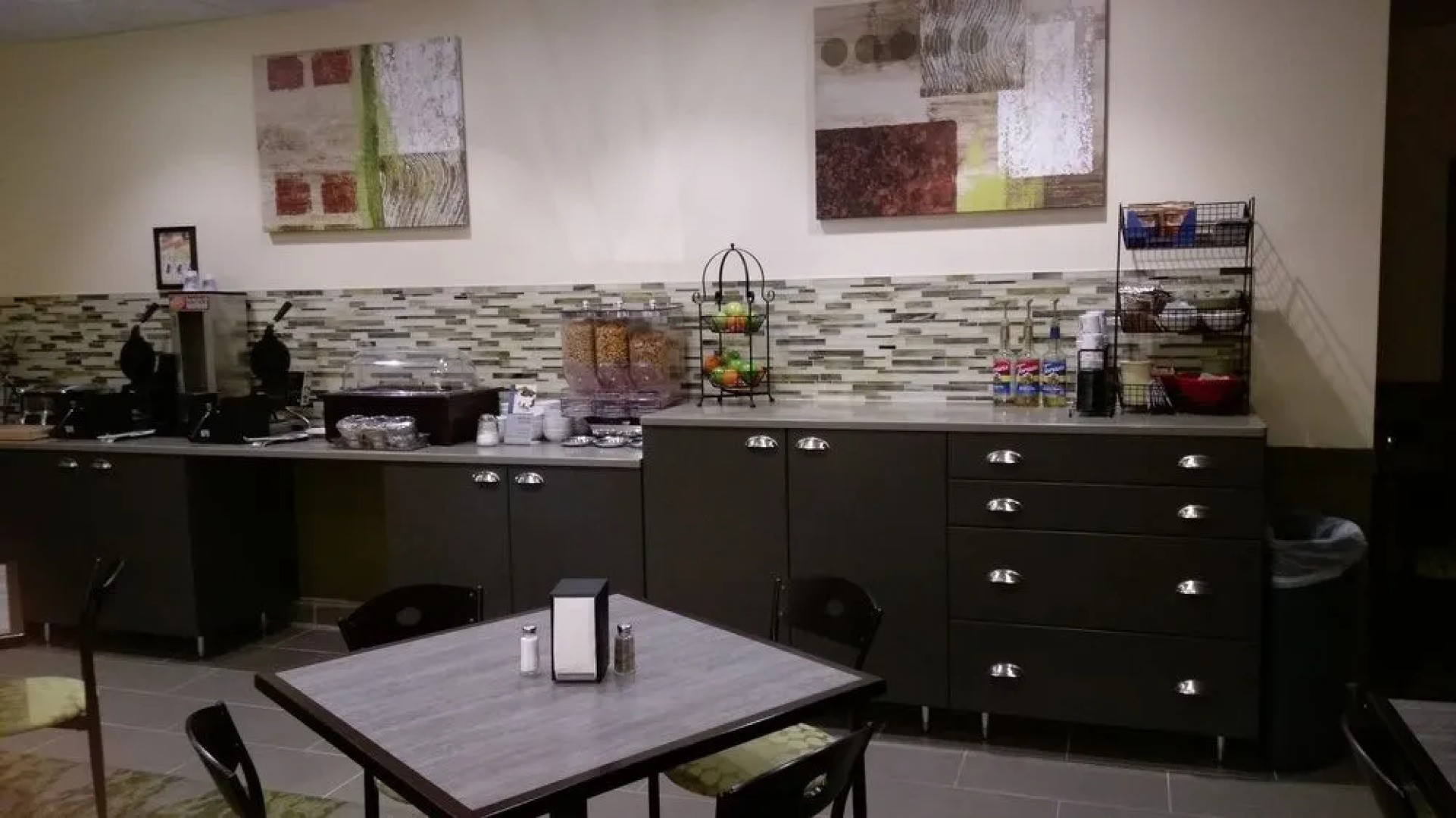 The Falls Inn & Suites / Bigwood Event Center