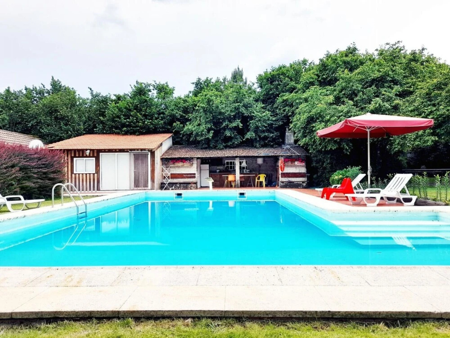 Barbecue Pool Parking Mystay