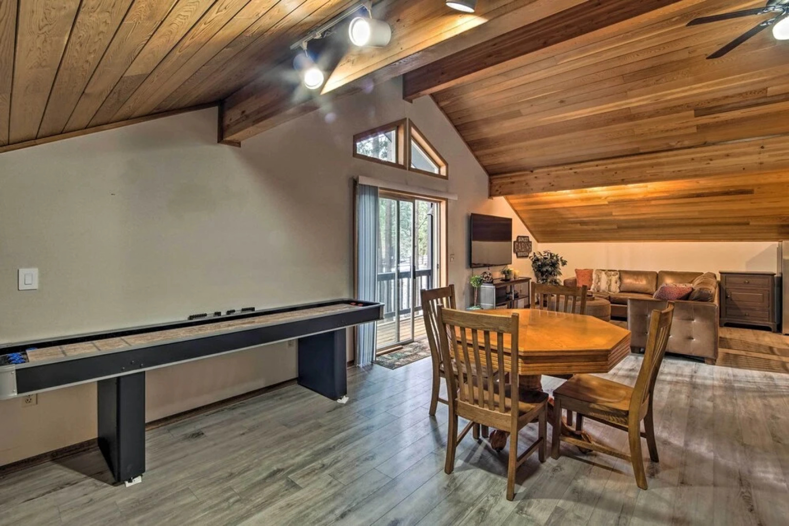 Modern Cabin - 2 Mi to Speelyi Beach!