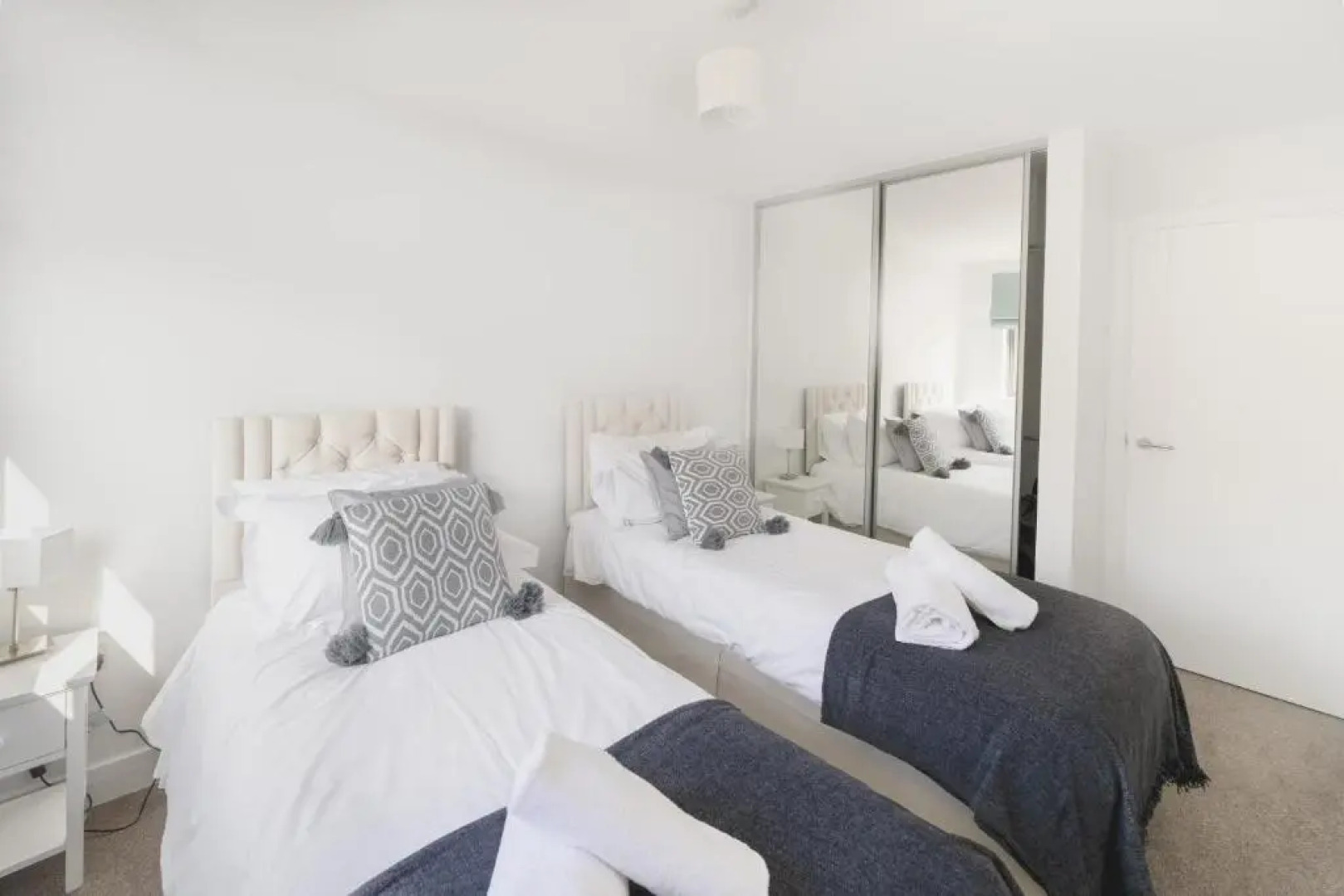 12 Putsborough - luxury flat, 4 minutes to Woolacombe beach with shared indoor pool.