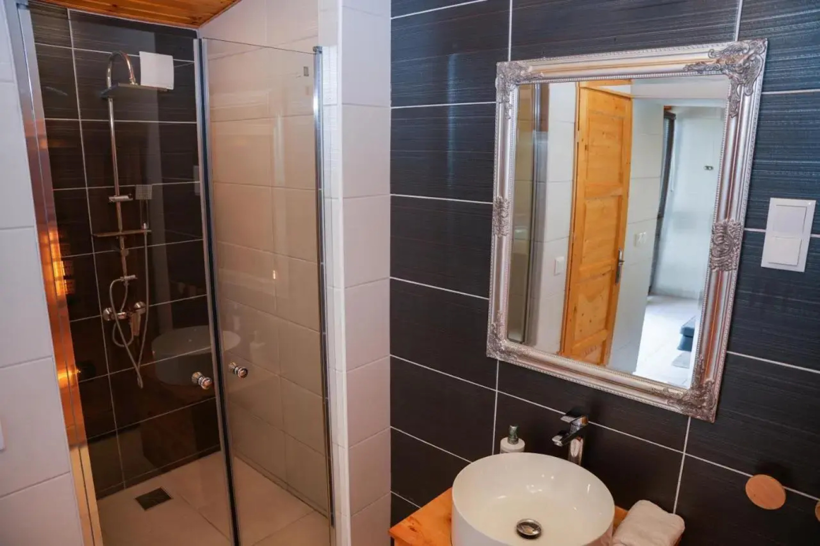 Varkert Deluxe Apartmanhaz