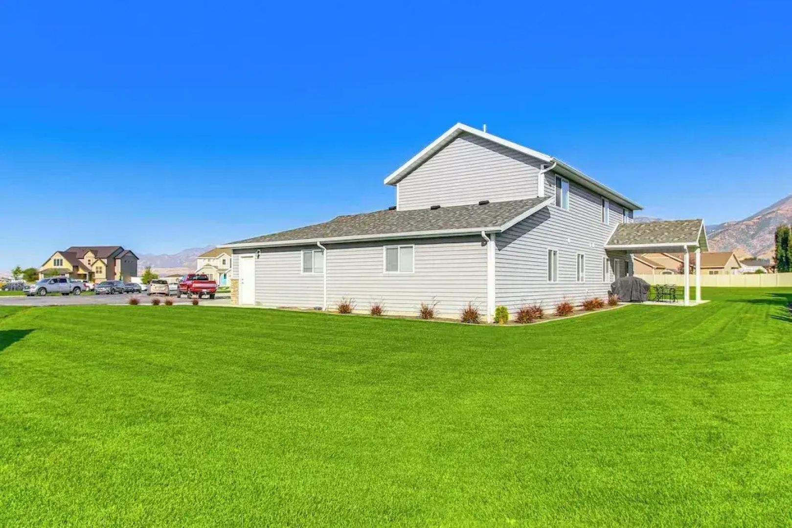 Utah Retreat w/ Patio, Gas Grill & Mountain Views!