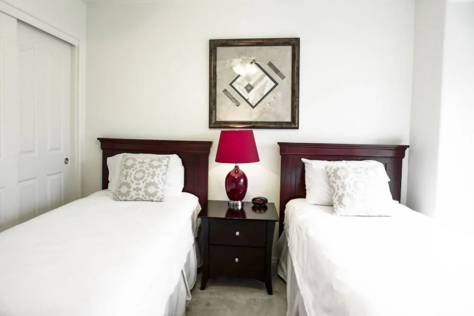 Near Great Shopping & Dining! Pool Table & Games!