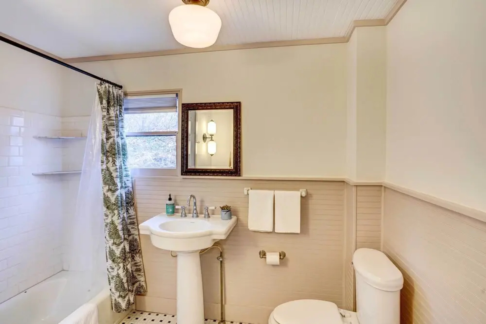 Historic Saugerties Home w/ Deck: River Views!