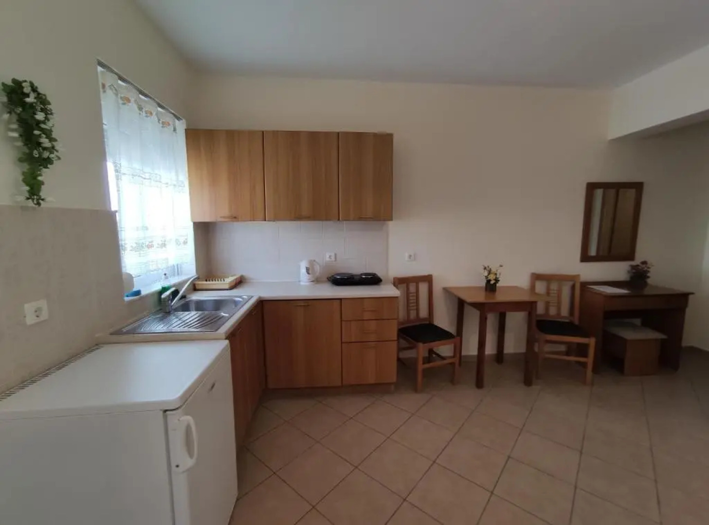 Nikos 2 Studios & Apartments