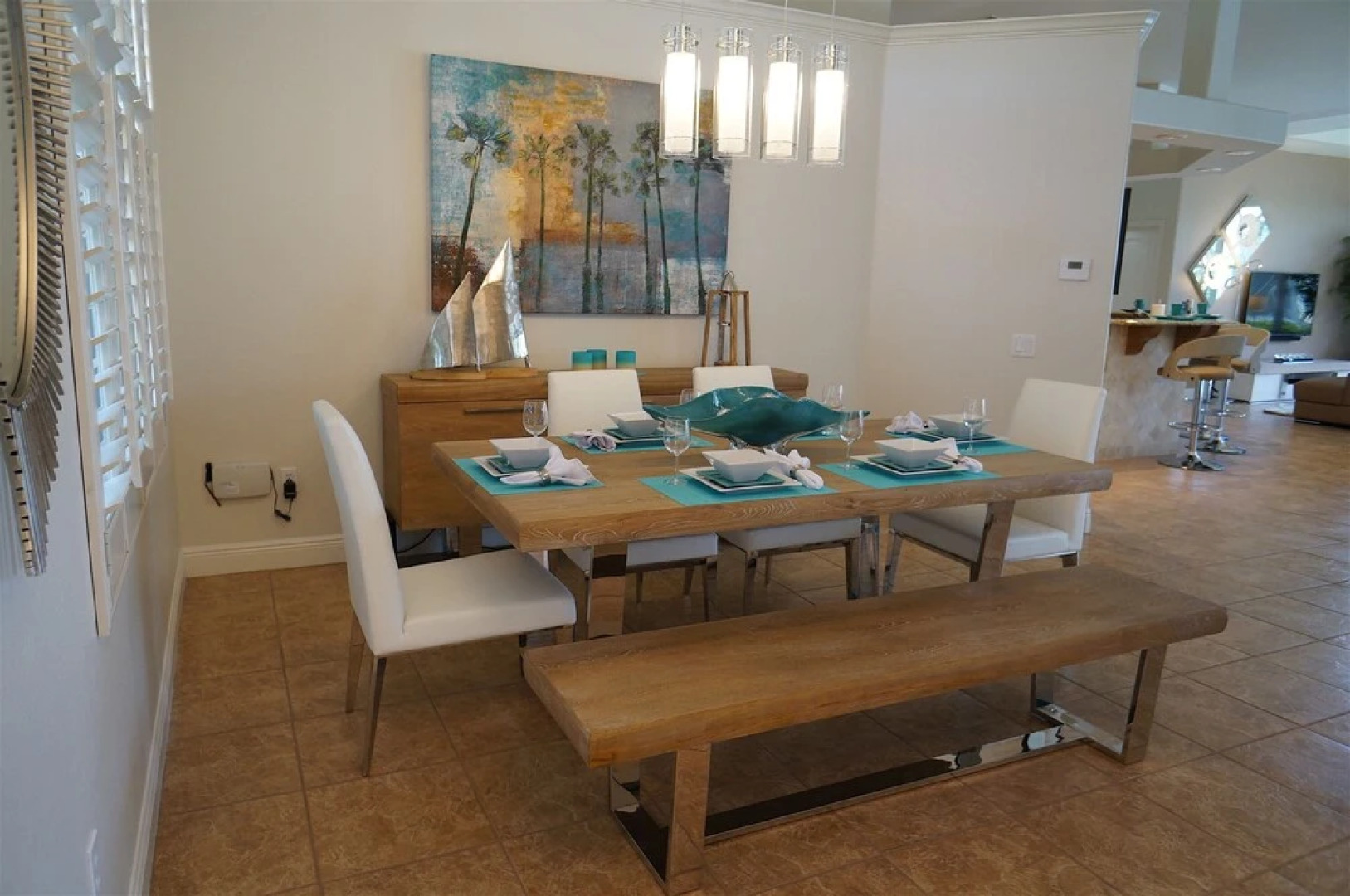 Alicia in Walking Distance to Yacht Club 1014