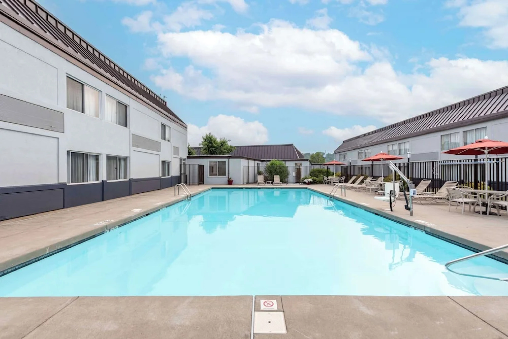 Best Western Plus Bridgeport Inn