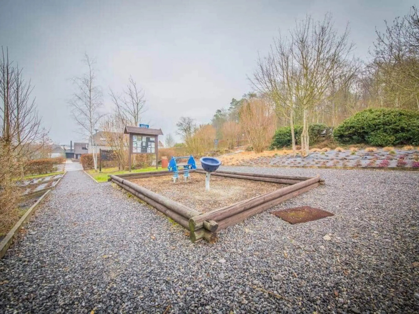 Holiday Home Chez Felix in Ny With Garden and Balcony