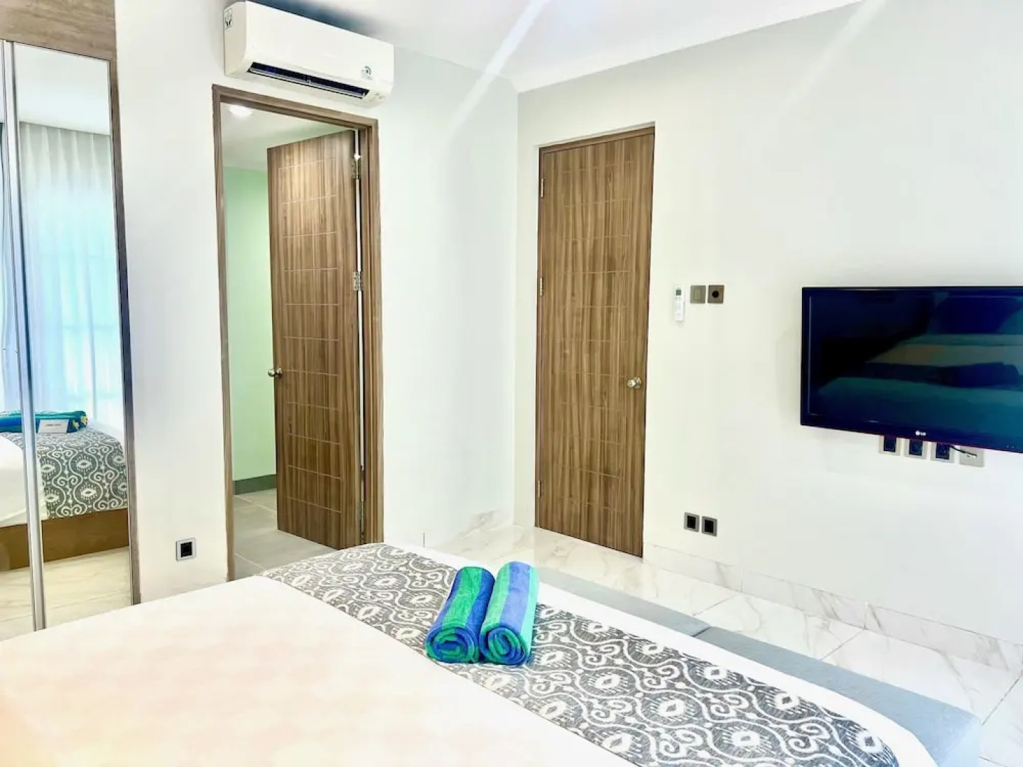 The Bay Sunflower Apartment