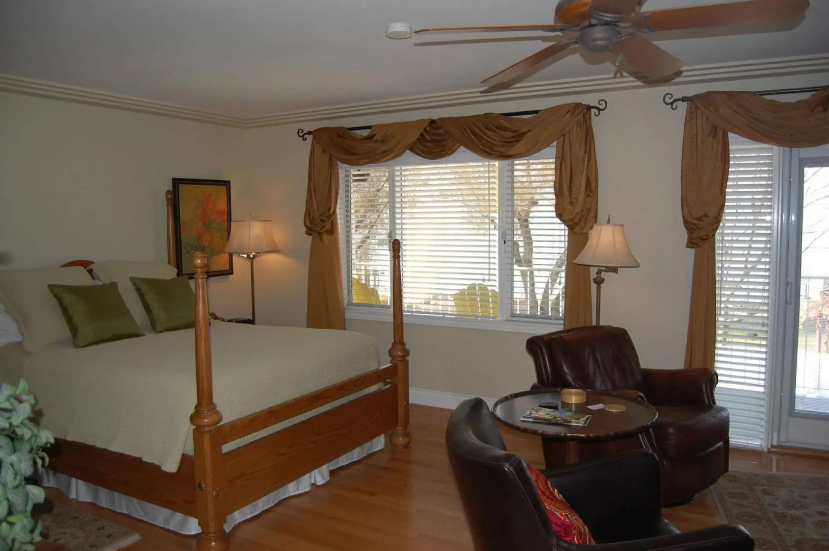 Lakeshore Bed & Breakfast