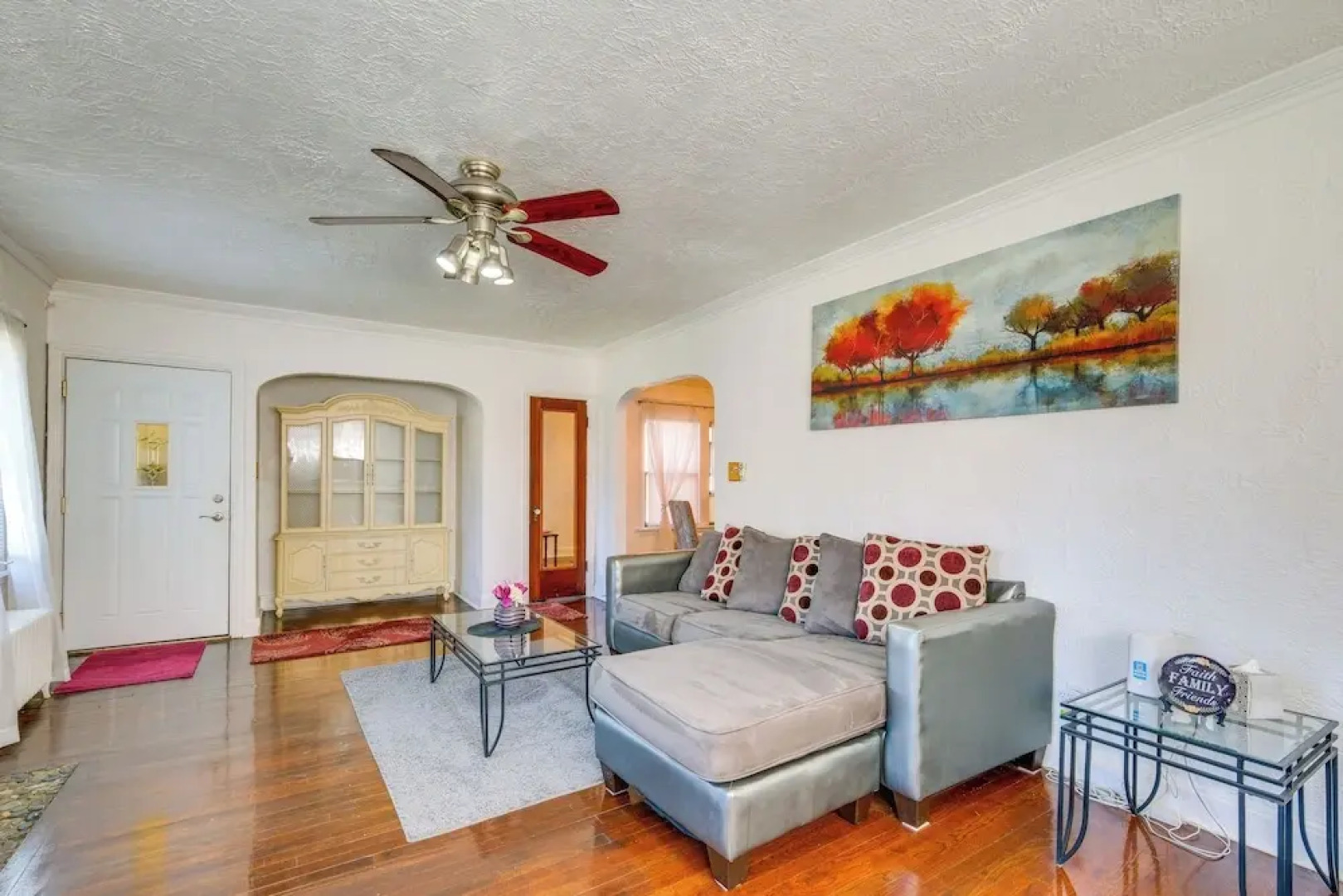 South Euclid Apt < 10 Mi to Downtown Cleveland!