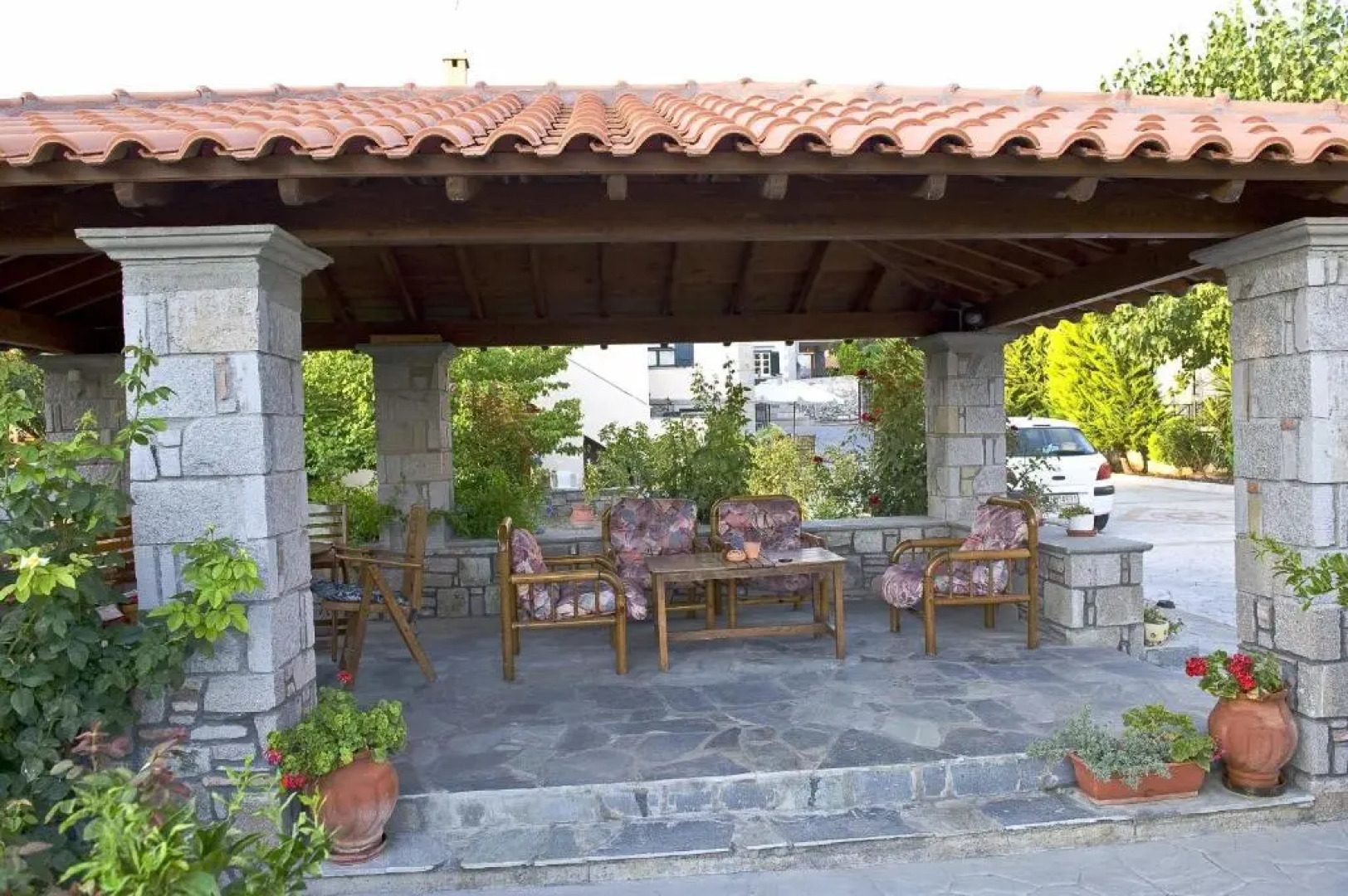 Artemis Traditional Hotel