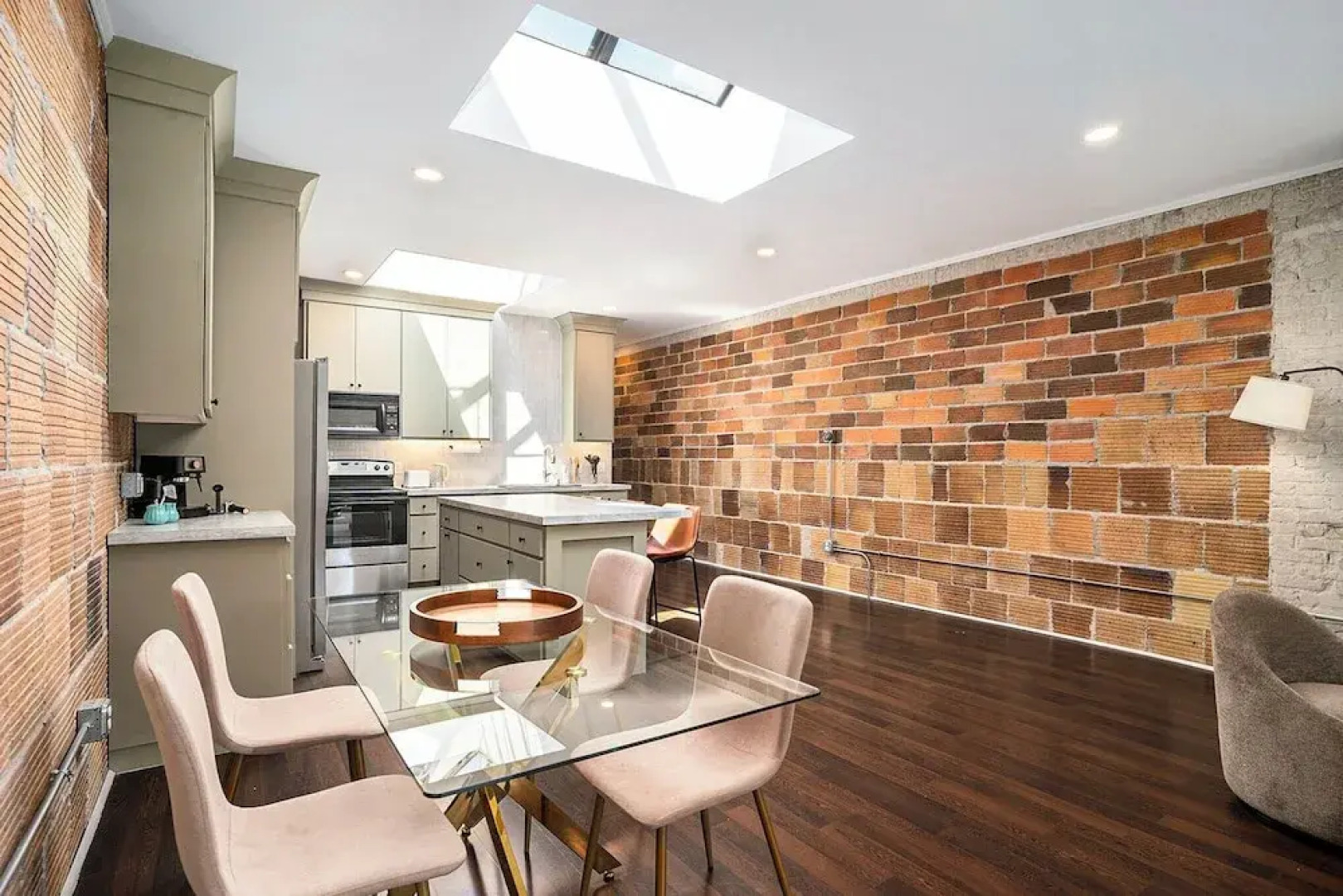 Love Mi Getaway Loft with Deck 110