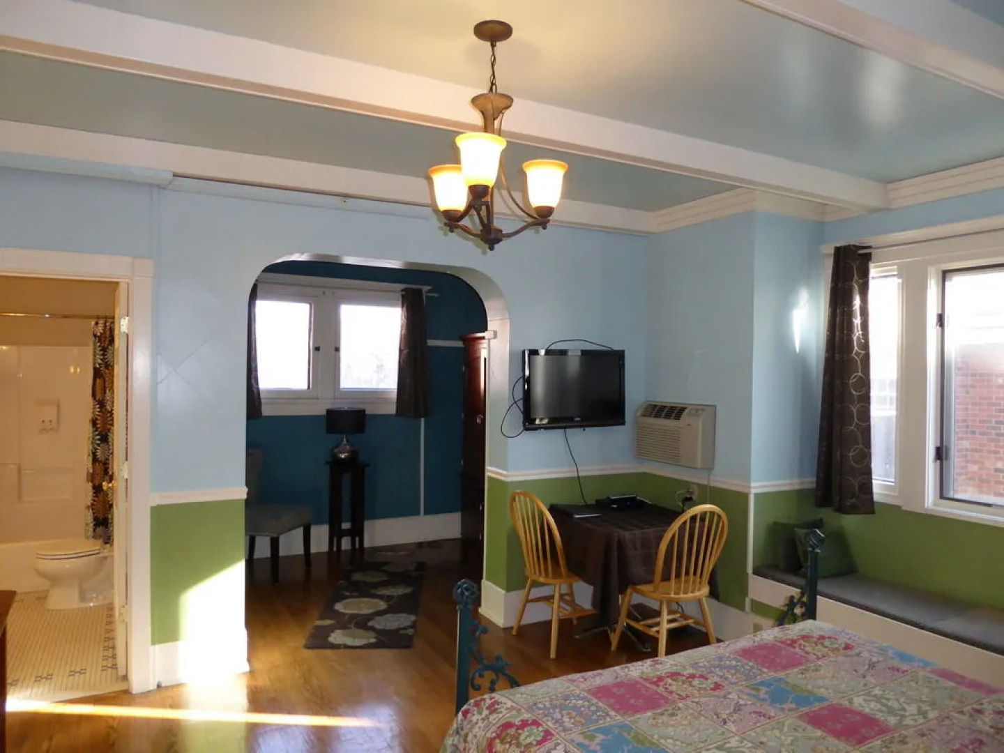 Goldsmith's Riverfront Inn