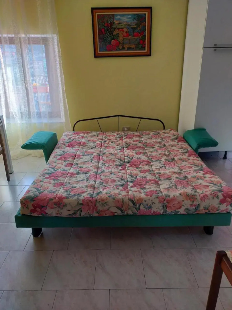 Cute little flat with view, 20 mins to BGY Airport