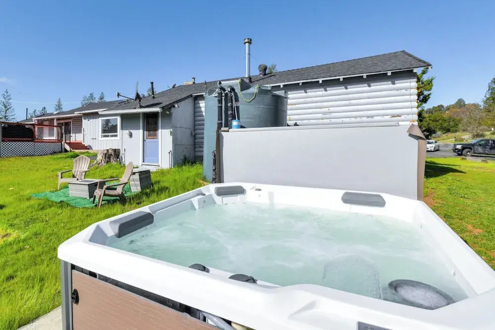 Waterfront Mariposa Hideaway: Hot Tub & Mtn Views!