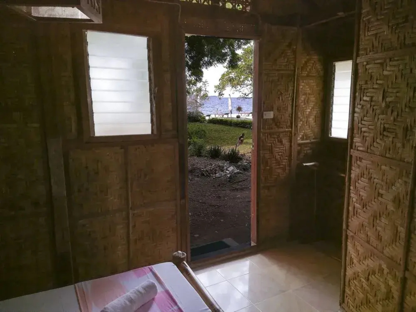 Isla Hayahay Beach Resort And Restaurant