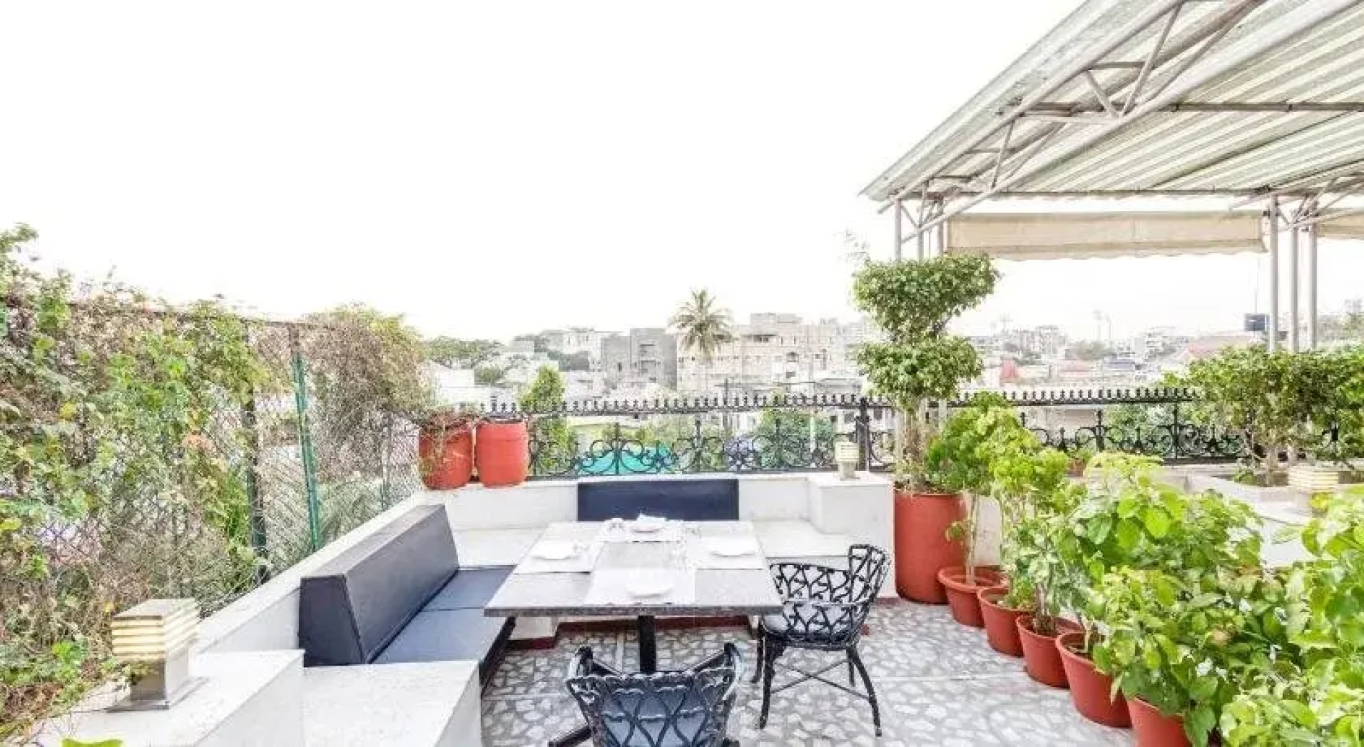 Hotel Crown Palace
