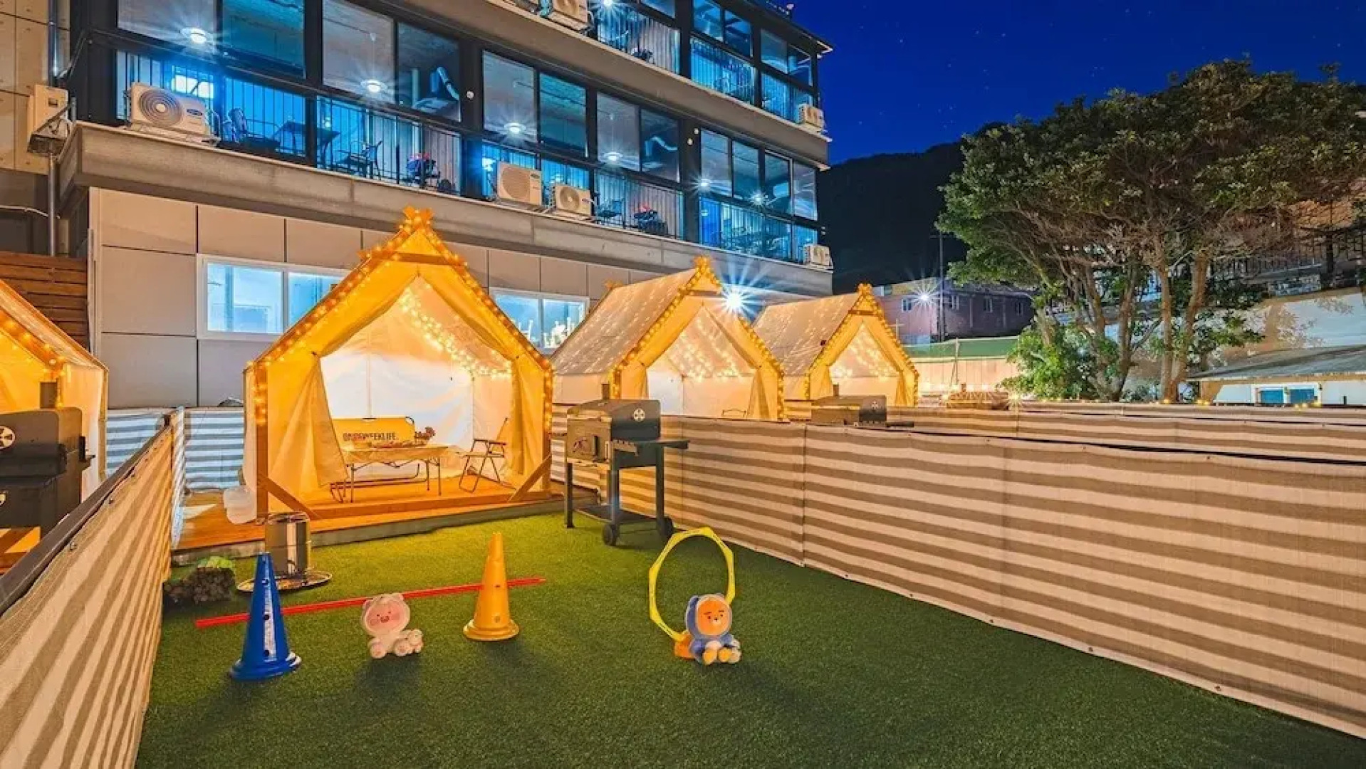 Namhae Dangdangi Dog Pension Blue