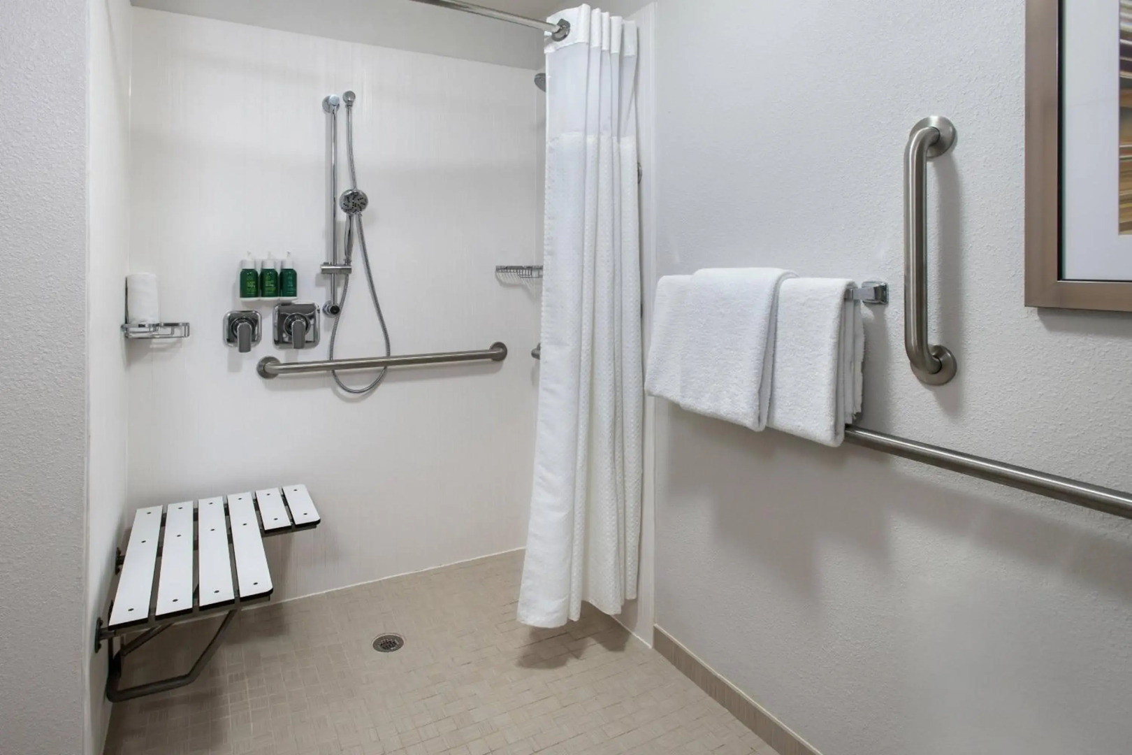 Courtyard by Marriott Lincroft Red Bank