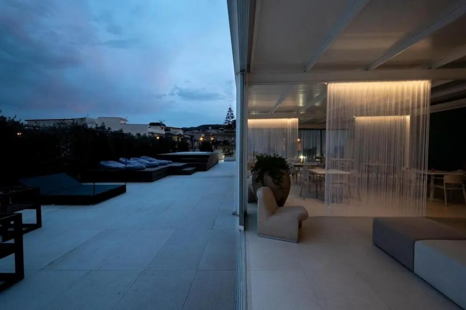 Alkamuri Posh Hotel Spa - 104 Suite Deluxe