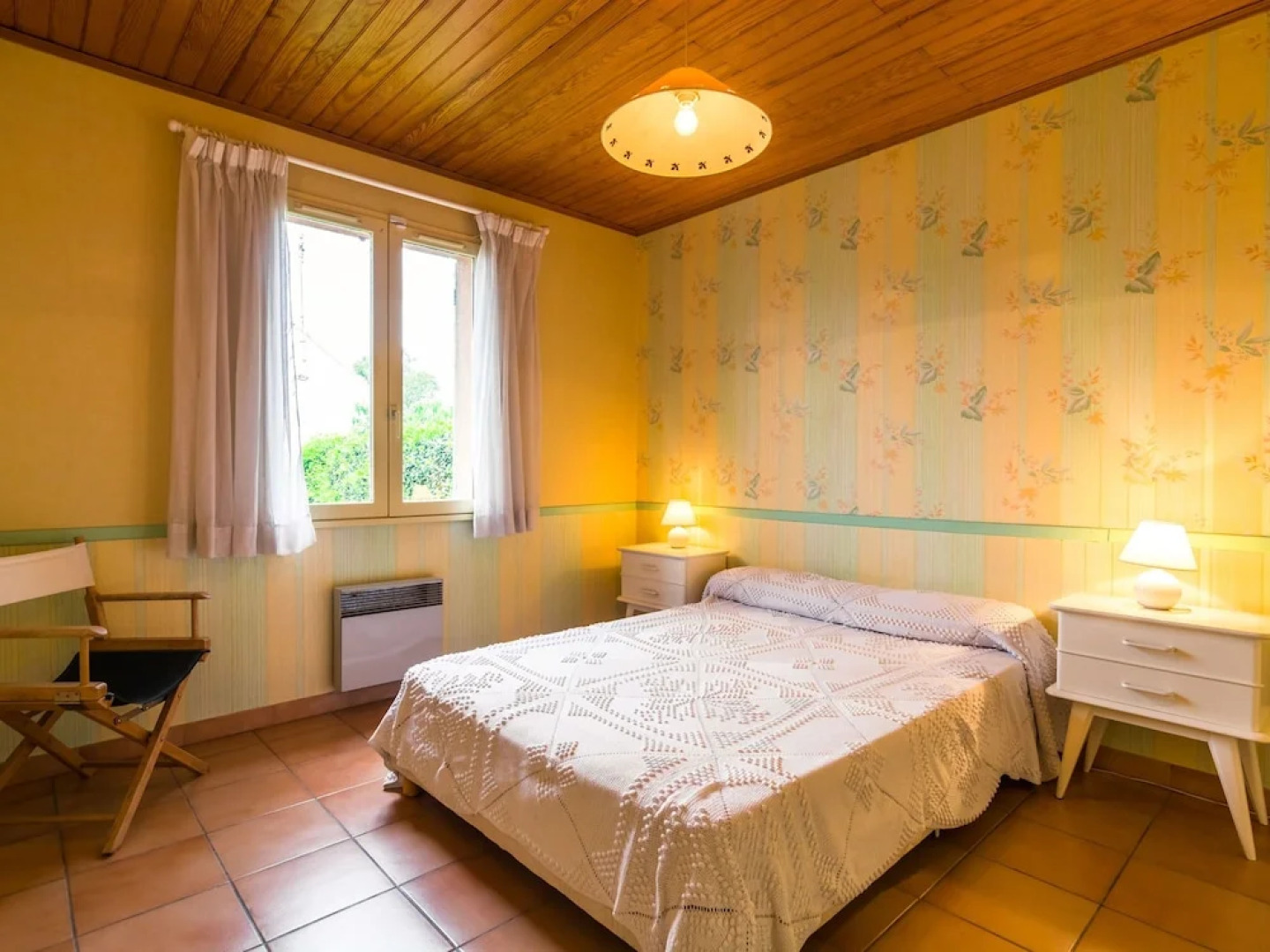 Cozy Holiday Home in Noves with Swimming Pool