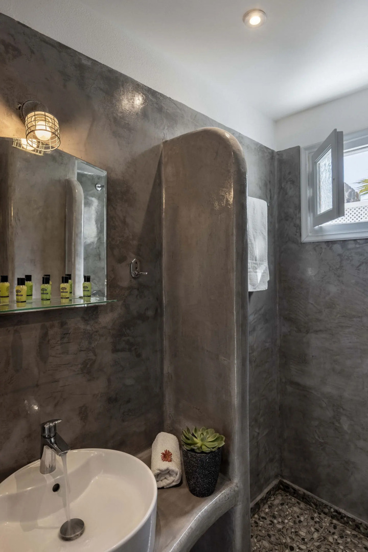 White Lily - Adults Only 16 plus