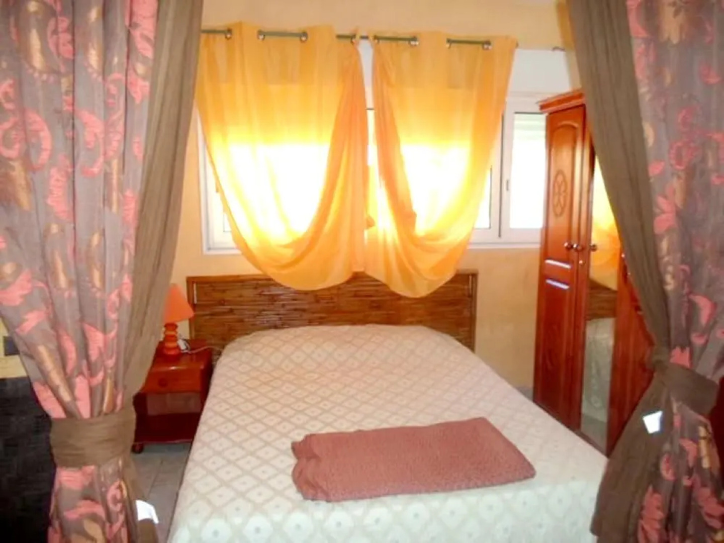 House With 2 Bedrooms in Petite Ile, With Wonderful sea View, Enclosed