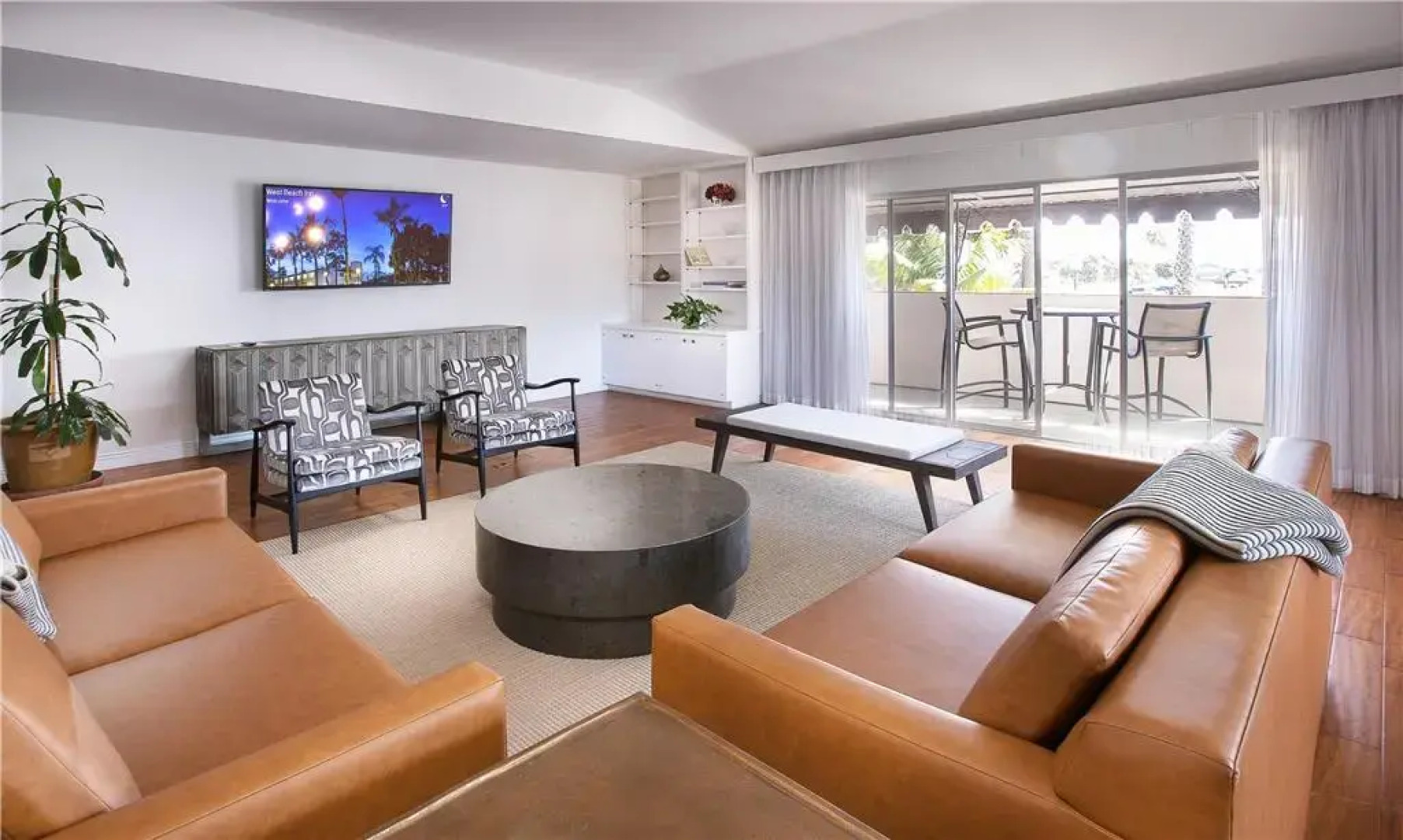 West Beach Inn, a Coast Hotel