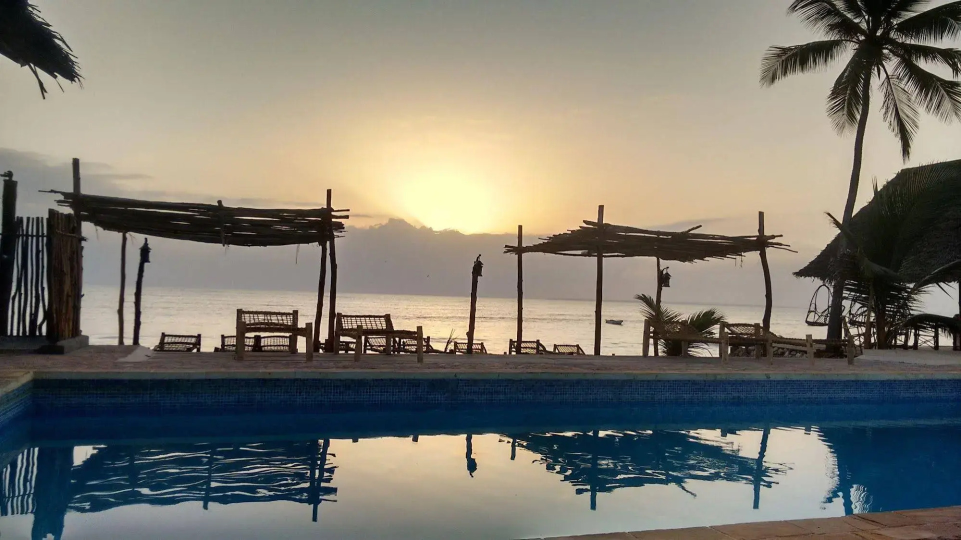 Moonshine Uroa Boutique Hotel