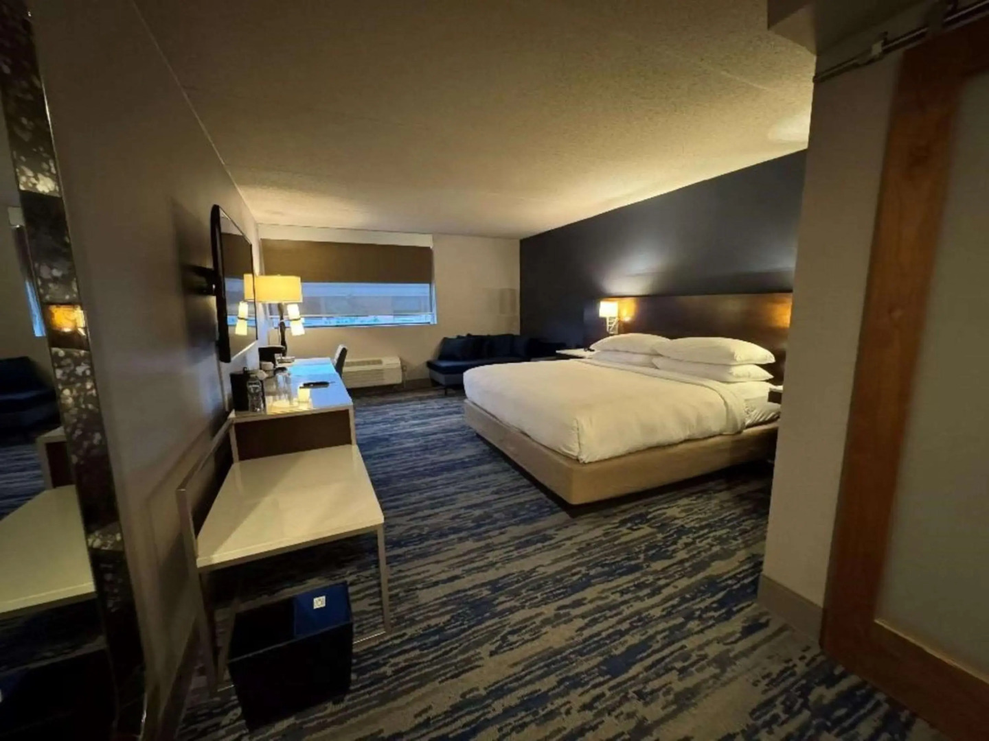 Skyline Hotel Detroit Airport, SureStay Collection by BW
