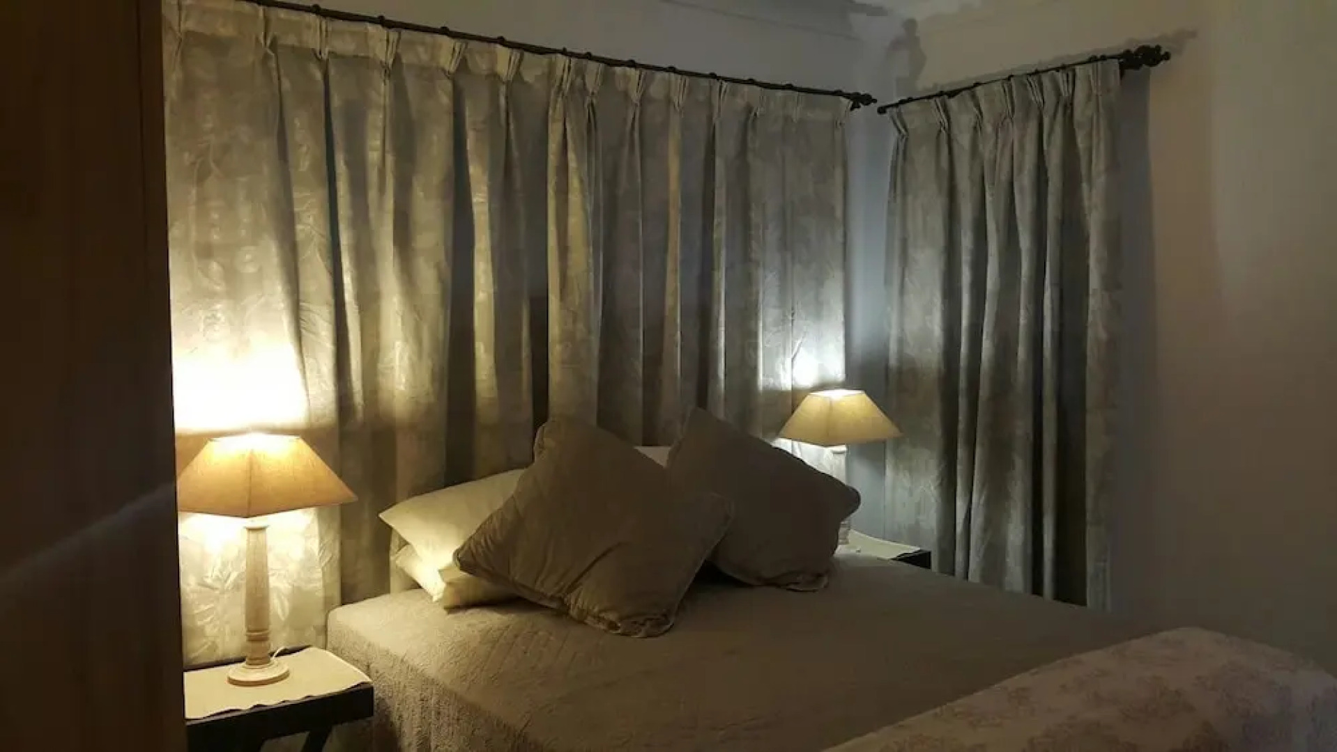 Six Valk Avenue Guest House